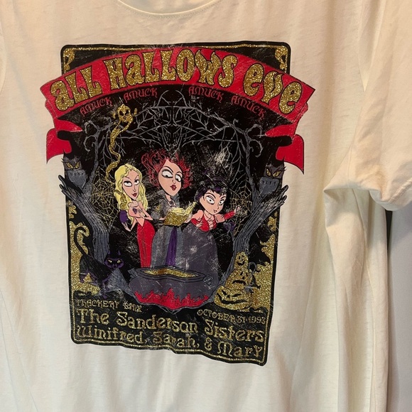 Disney White and Red Short Sleeve Tee with Graphic Print Sanderson Sisters Large - Picture 3 of 5